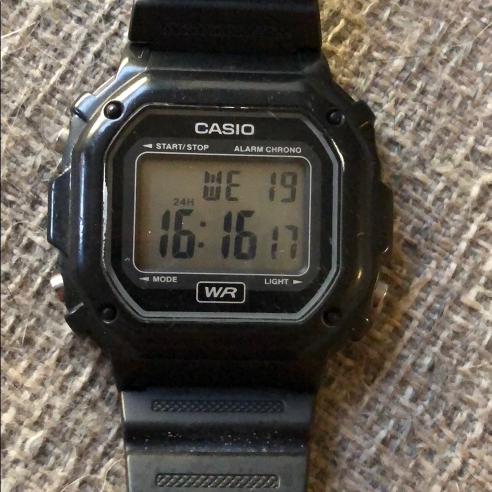 Casio F108WH watch